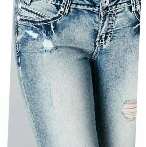 Only 1 left! ð¹Distressed skinny capris. No offers - Picture 4 of 6